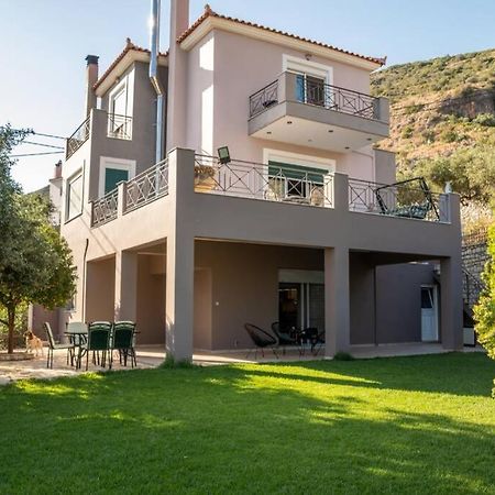 Akrivi'S House In Kalamata Exteriör bild