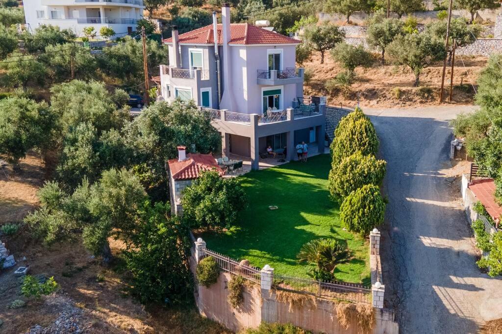 Akrivi'S House In Kalamata Exteriör bild
