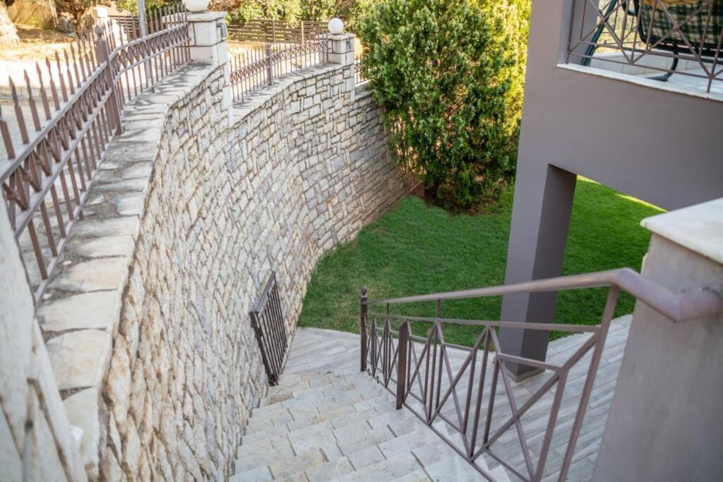 Akrivi'S House In Kalamata Exteriör bild